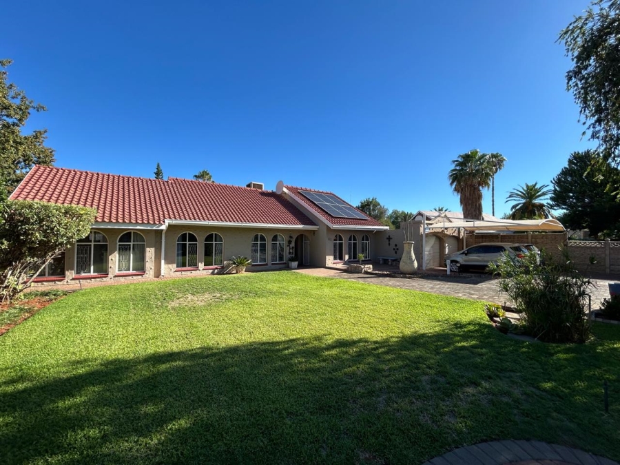 4 Bedroom Property for Sale in Monument Heights Northern Cape